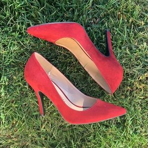 Chinese laundry closed toed heels!